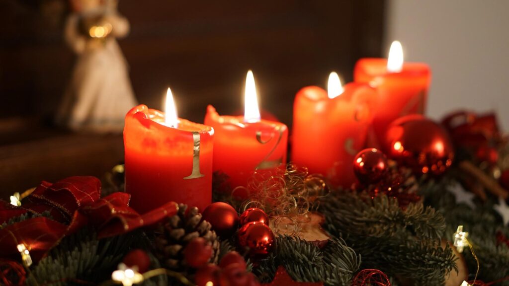 4. Advent Apéro mit Rimuss. 4 Kerzen welche auf dem Kranz brennen