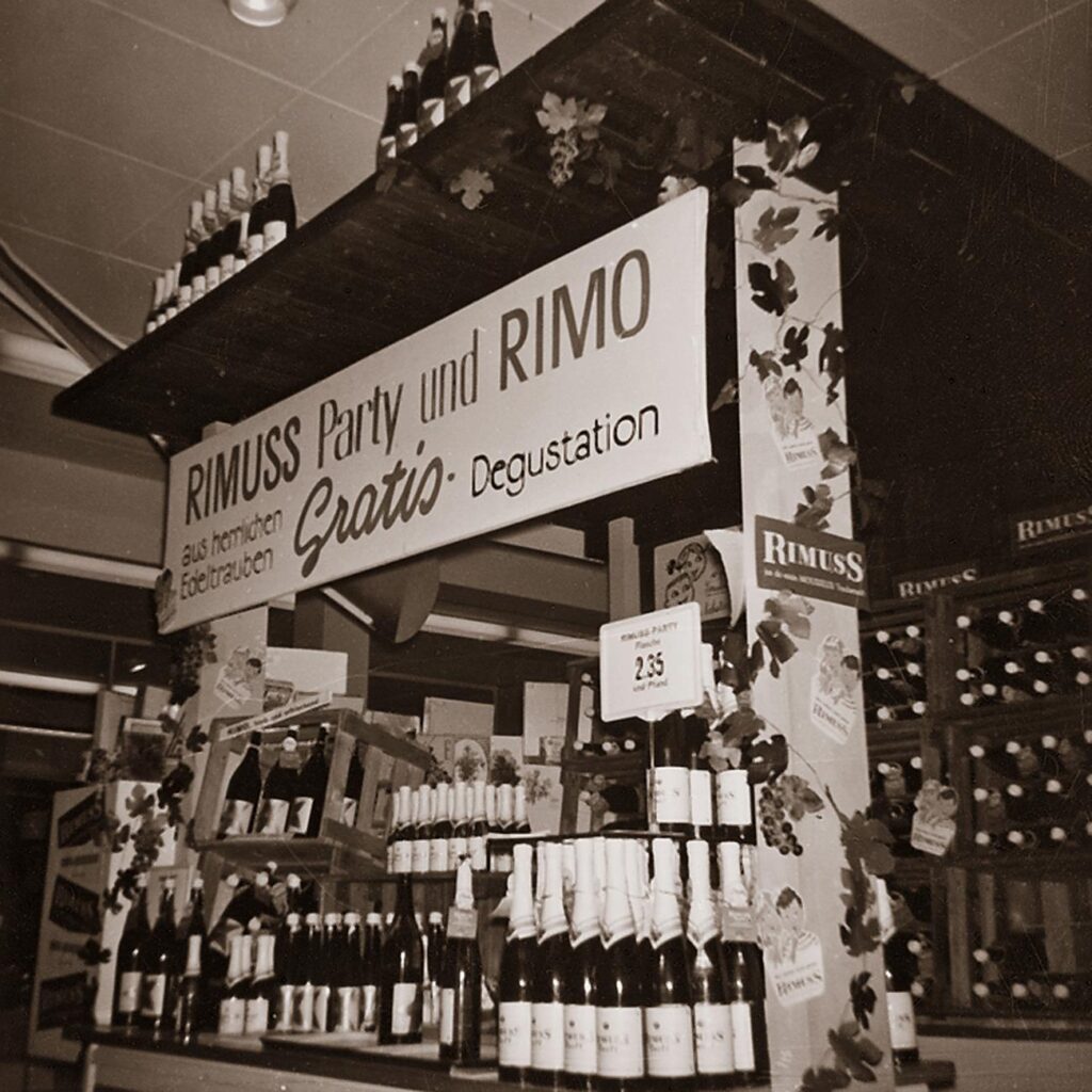 Stand von Rimuss an der OLMA 1960. Rimuss wurde 1960 bei der OLMA erstmal vorgestellt und ist seit dem zu eine Kultgetränk geworden