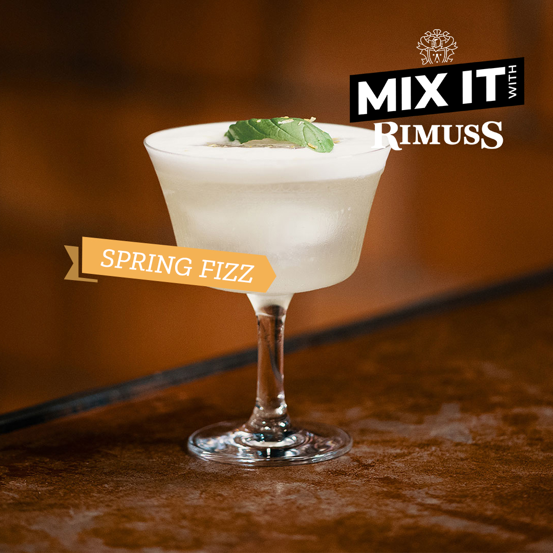 Der gute Mocktail "Spring fizz" mit zwei Flaschen Bianco Dry und einer Flasche Monin Zuckersirup.