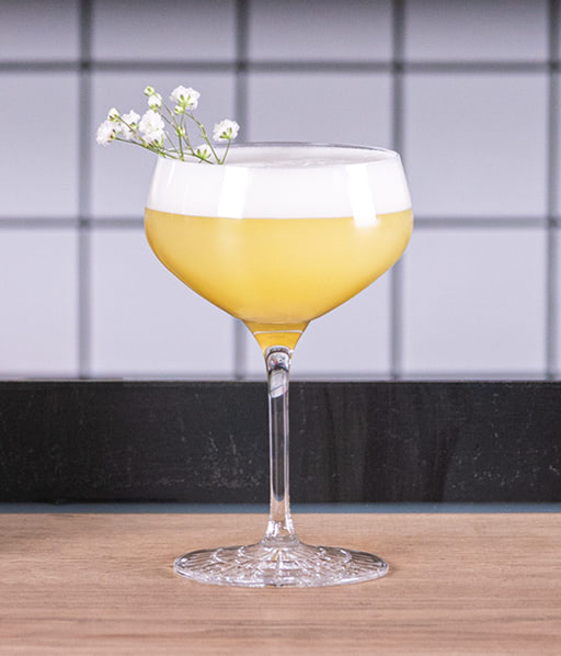 Ein alkoholfreier Cocktail, der seinesgleichen sucht. Ein aussergewöhnliches Mocktail-Rezept, das einfach immer passt. Mit Ingwer, Orange und Rimuss Bianco Dry.